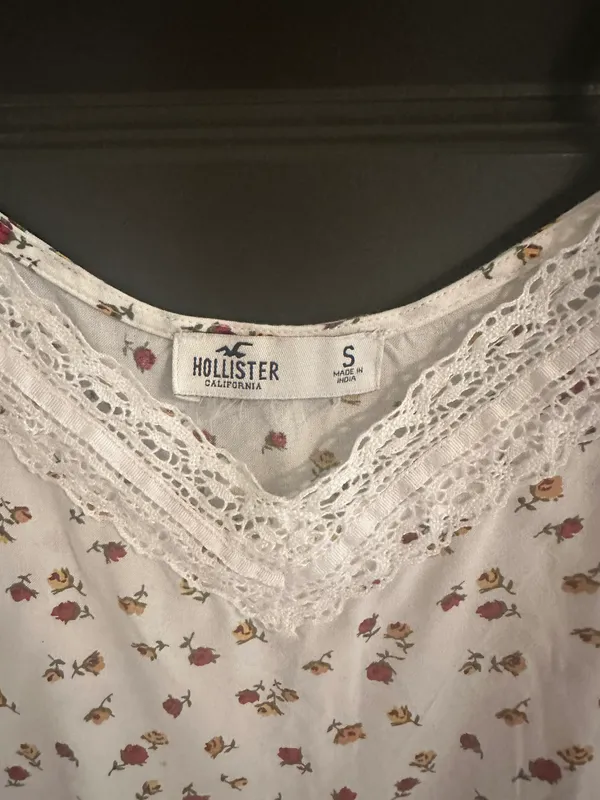 Hollister White Lace Floral Tank Top - Image 2