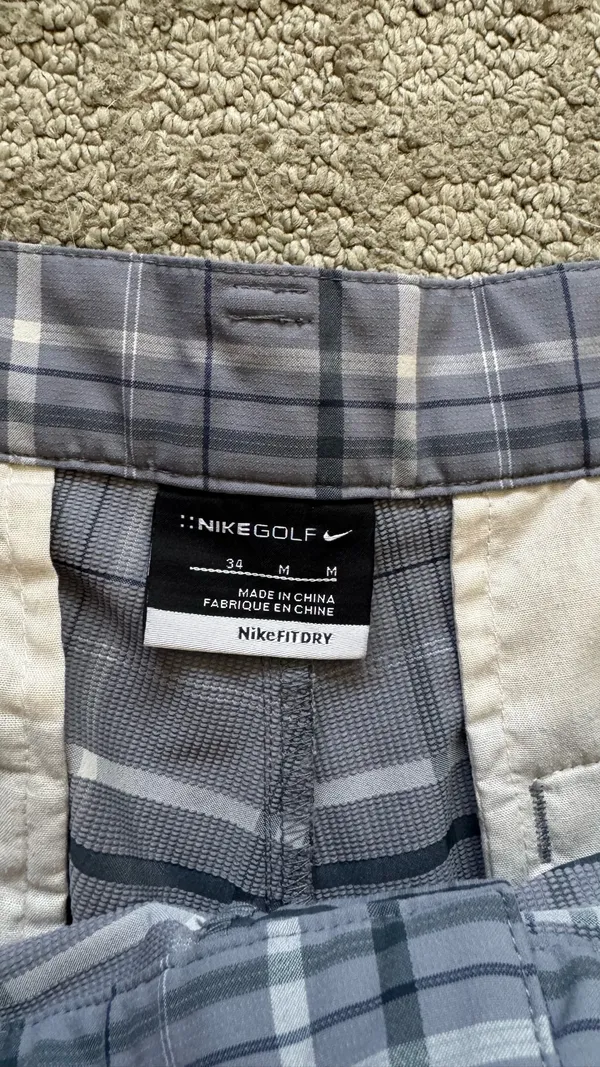 Nike golf shorts - Image 2