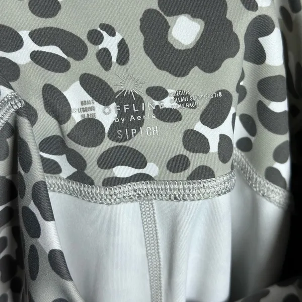 Offline by Aerie Women Hi-Rise Gray Animal Print 7/8 Legging size‎ S - Image 7