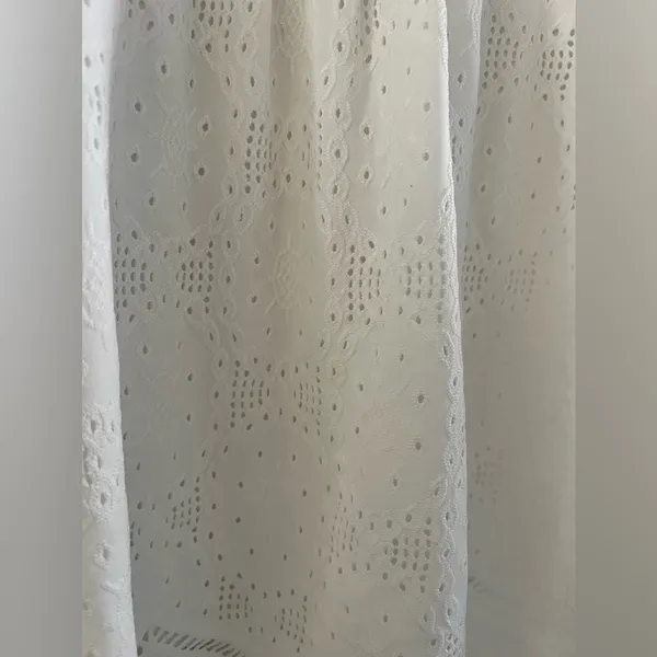URBAN 🩷 Romantics Top sz M - Image 2