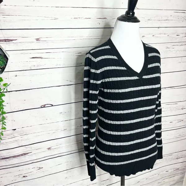 Merona Black & Gray Striped V Neck Pullover Sweater Top Size Small - Image 8