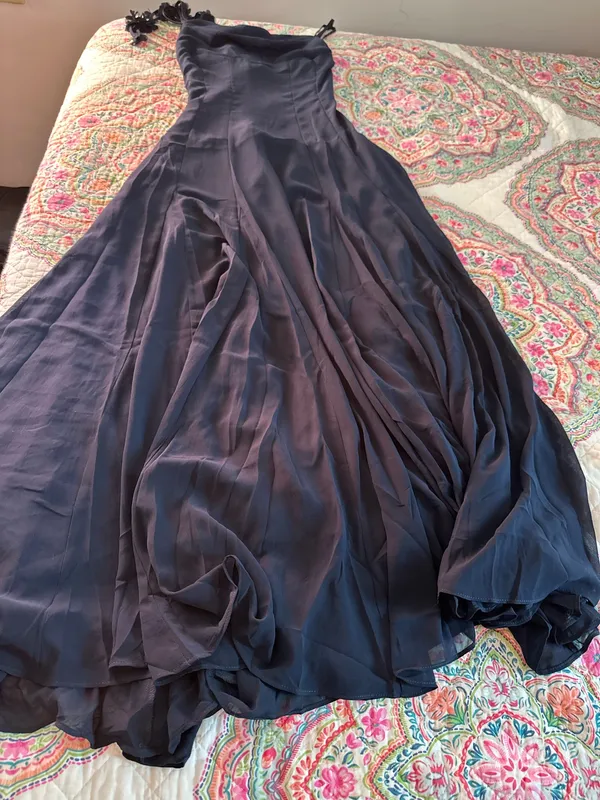 En saison formal dark blue gown - Image 2