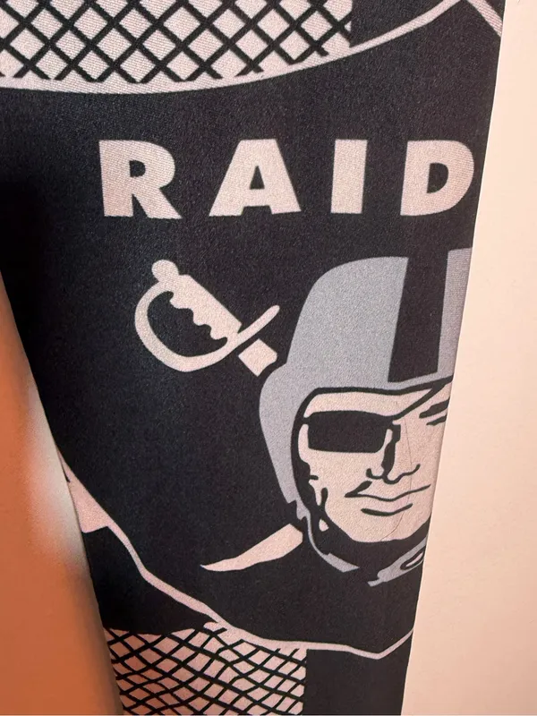 Source Unknown Raiders Limited Edition Graphic Leggings in Black and Gray Small - Image 5
