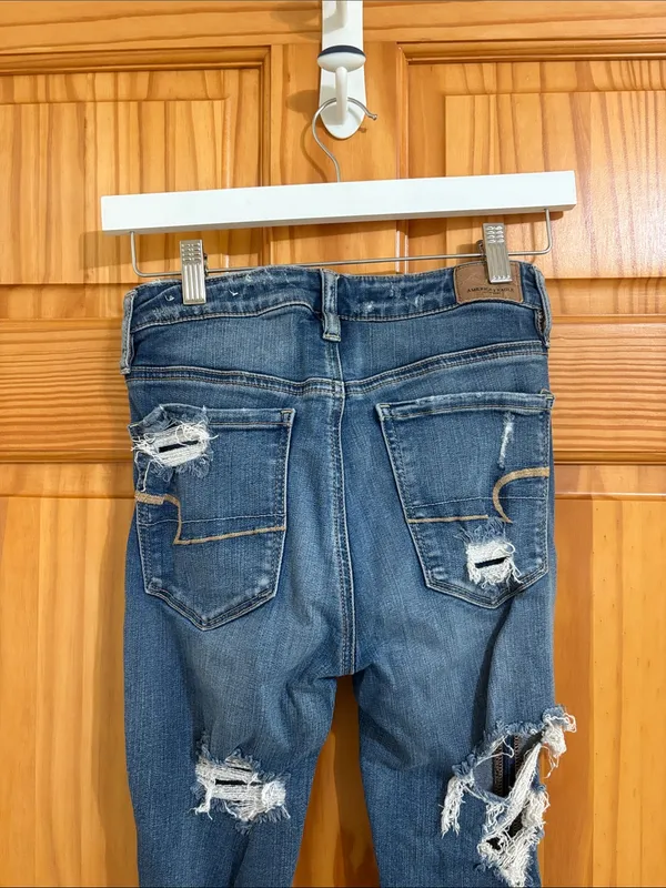 American Eagle Super Stretch Super High-Rise Distressed Jegging Size 2 - Image 5