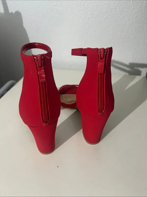 Top Moda Women’s Chunky Heels Red Strappy Size 7.5 - Image 5