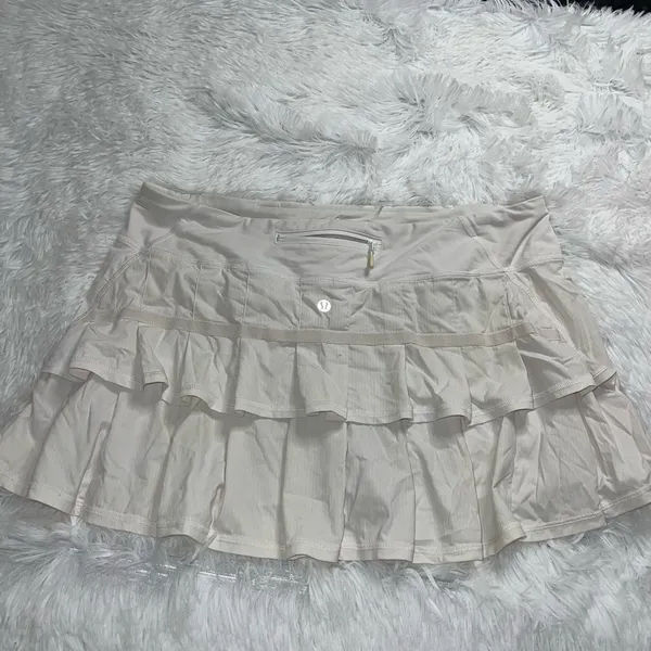 Lululemon Pace Setter Tennis Golf Skirt White size 10 - Image 2