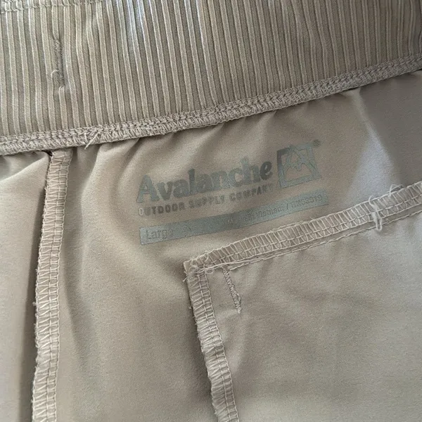AVALANCHE women’s Short EUC - Image 7