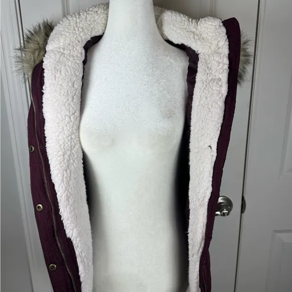 Aéropostale Sherpa Lined Puffer Vest Medium Burgundy Faux Fur Hood Winter - Image 6