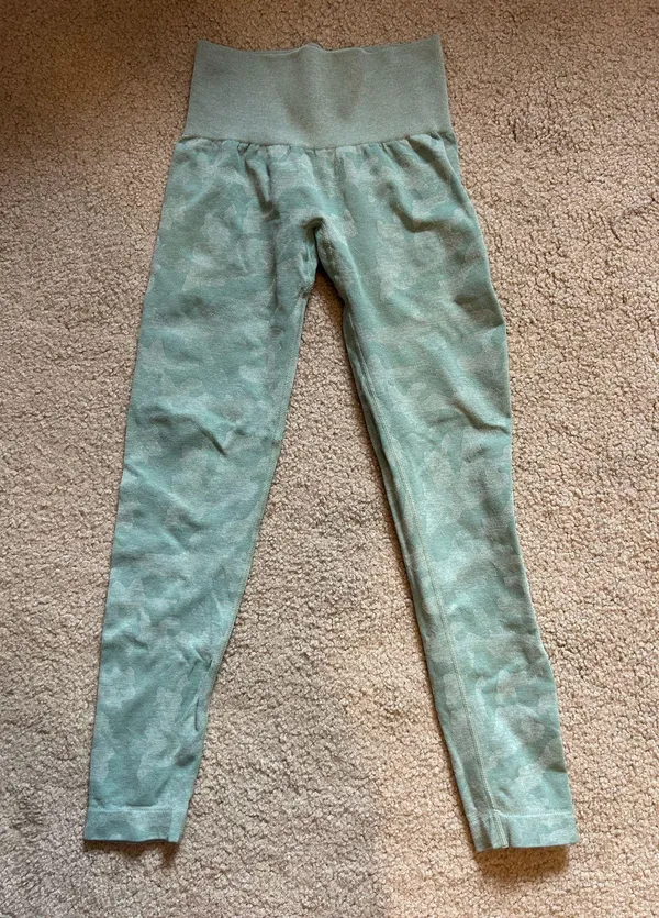 NVGTN Leggings Seamless Camo Sage Green - Image 3