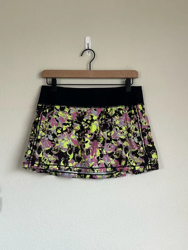 Lululemon Pace Rival Mid-Rise Skirt in Inflected Highlight Yellow Multi / Black - Image 2