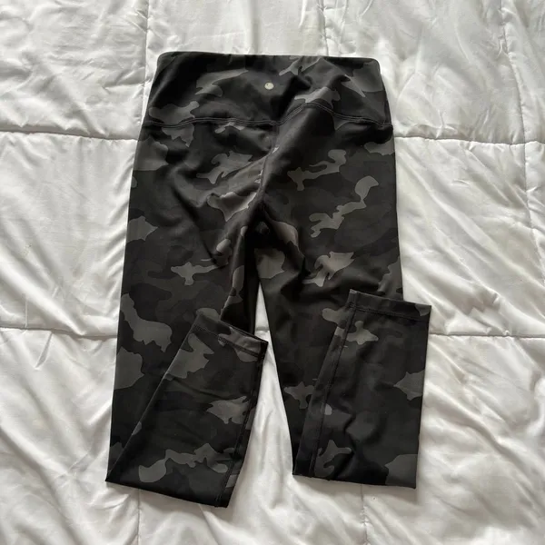 Yogalicious Lux Camo High Waisted Leggings Black Charcoal Camouflage Large - Image 5