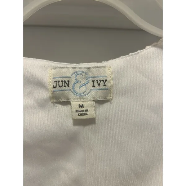 Jun & Ivy White Eyelet Flutter Sleeve Top Medium Bride Coastal Cowgirl Preppy - Image 4