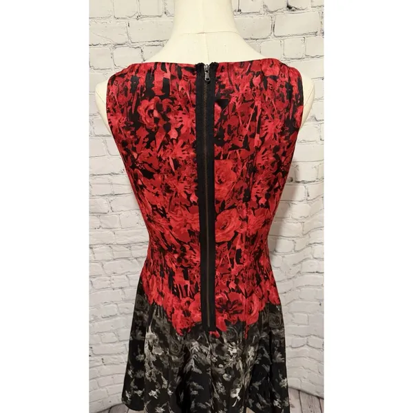 Gabby Skye red & black floral fit & flare Sleeveless dress knee length Size 6 - Image 6