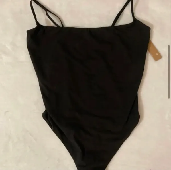 SKIMS Fits Everybody Cami Bodysuit S - Image 4