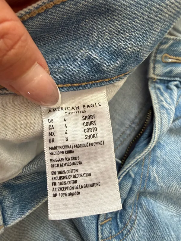 American Eagle Mom Jeans Ripped - Image 3