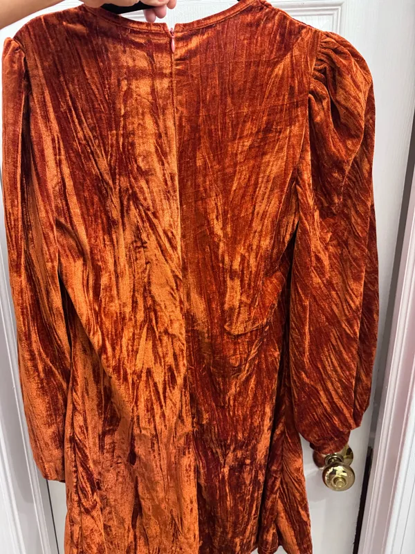 SheIn Velvet dress with button down front - Image 4