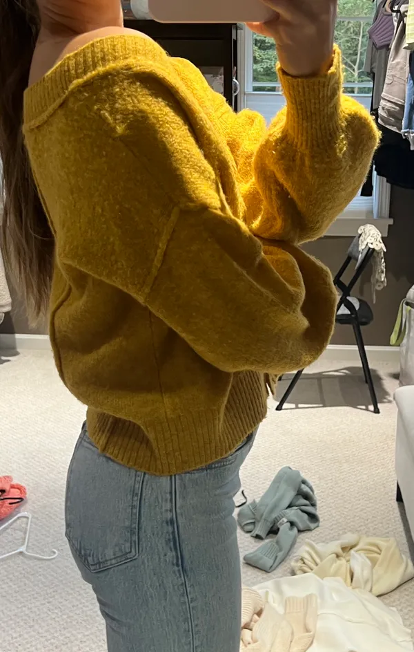 Sweater Size 4 - Image 2