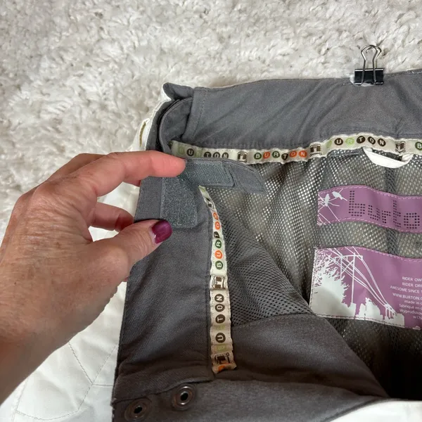 Burton Women's Dryride Stow Cargo Snow Pant XS White Rock Salt New With Tags - Image 10