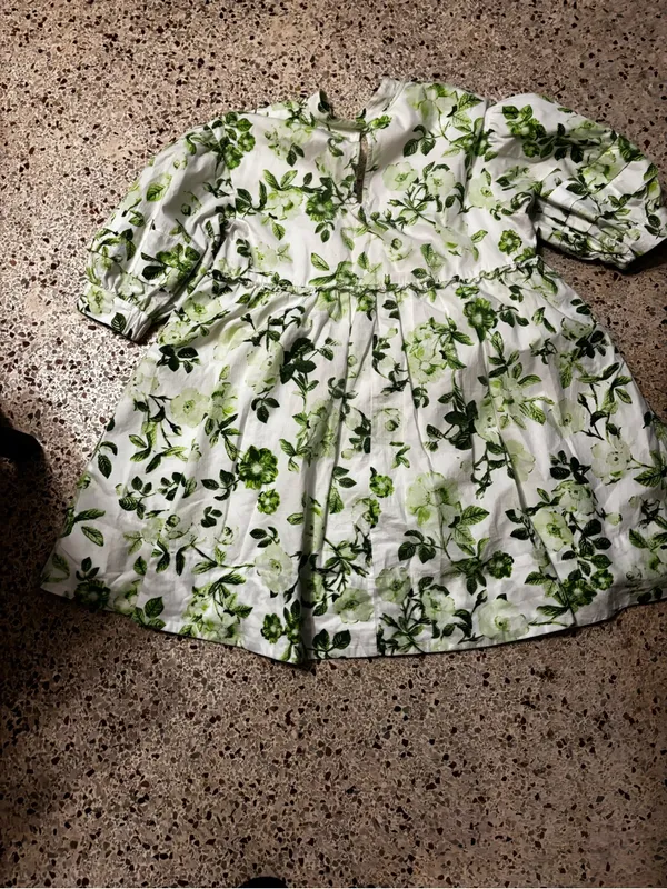 Maeve by Anthropologie V-Neck Tunic Dress in a white and green floral large - Image 7
