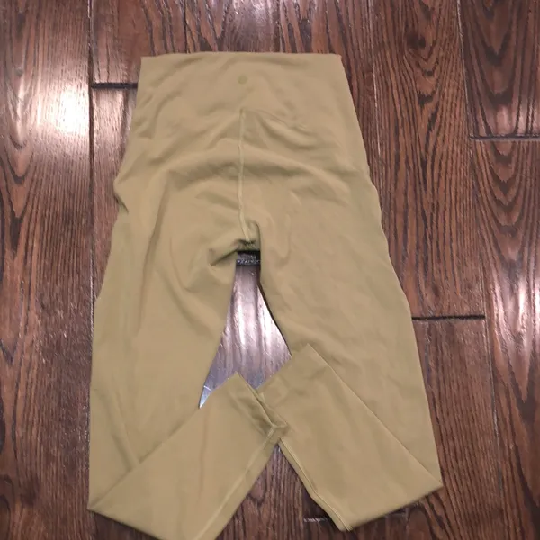 Lululemon green athletic leggings size 4 - Image 3