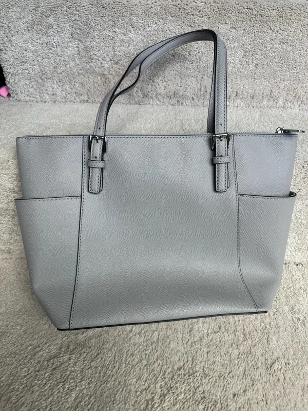Michael Kors Charlotte Signature Leather Large Top Zip Tote (Pearl Gray) - Image 2