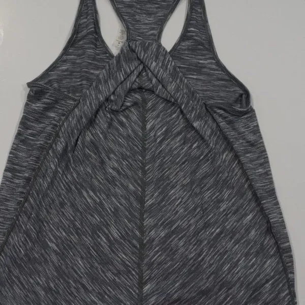 Lululemon Athletica grey tank‎ top. Size 4. - Image 2