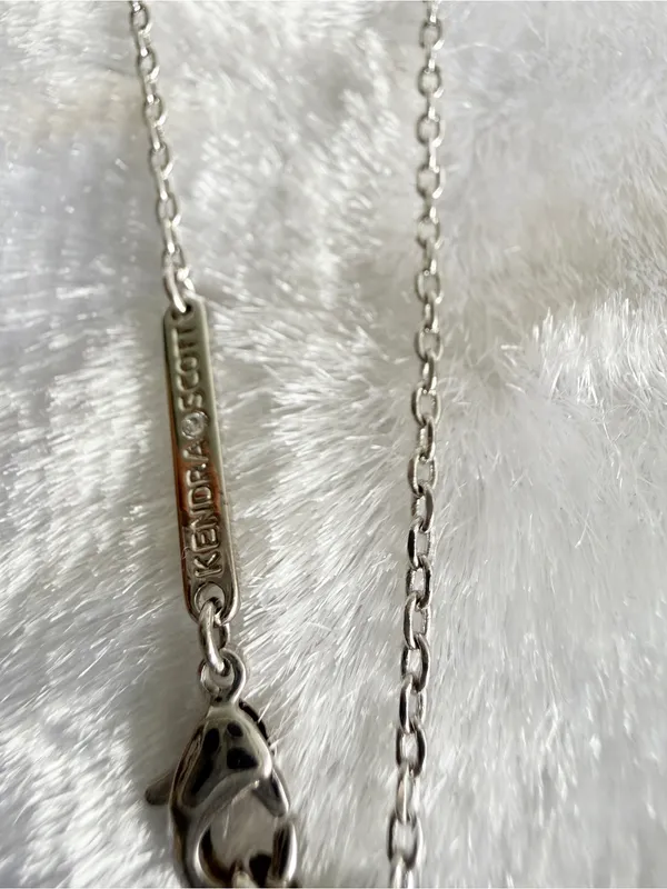Kendra Scott Bow Strand Collar Necklace Silver Color - Image 4