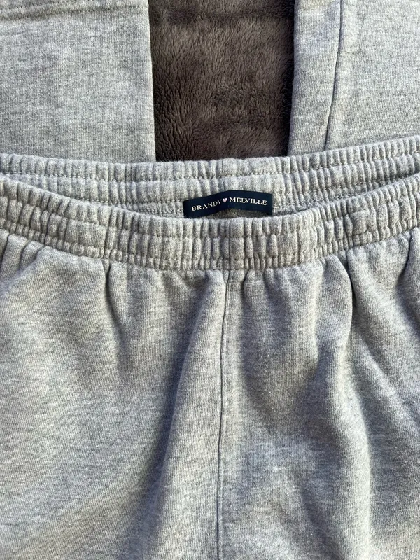 Brandy Melville Cargo Sweatpants - Image 5
