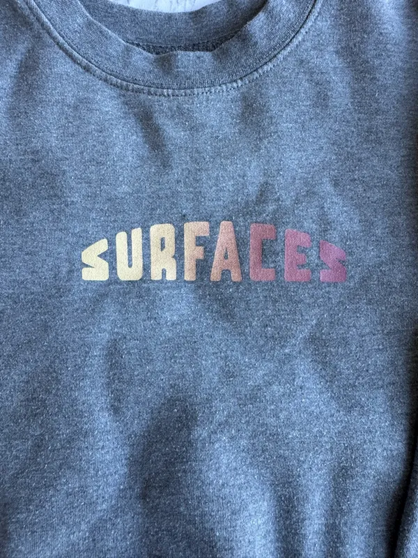 Surfaces Merch Gildan Sweatshirt Gray Size M - Image 2