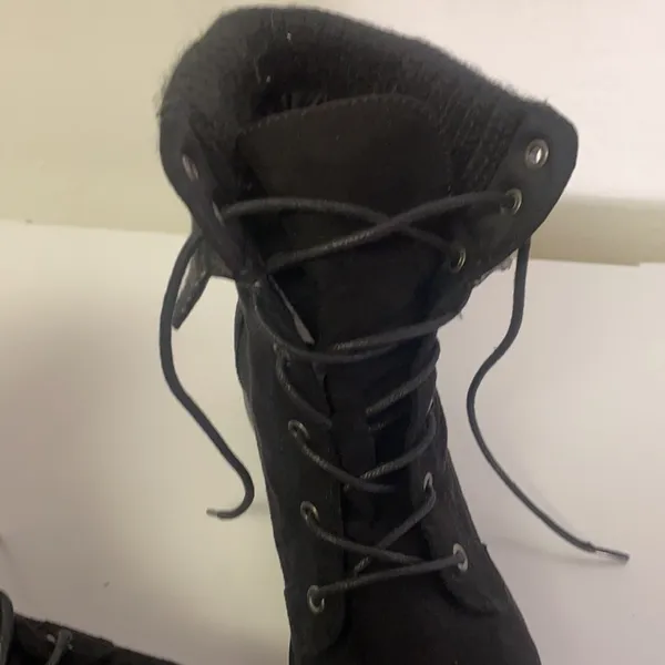 - Brash black lace up heel treaded boots with plaid trim size 7.5 - Image 5