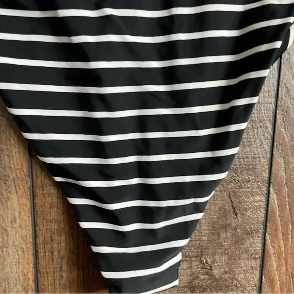 Aerie Womens Swim One Piece Black White Stripe Low Back Side Boob Size Large - Image 10