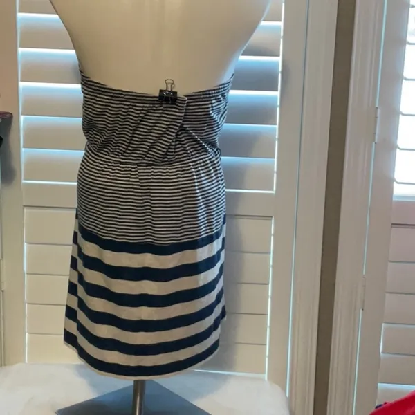 Derek Heart Blue and White Strapless Dress - Image 3