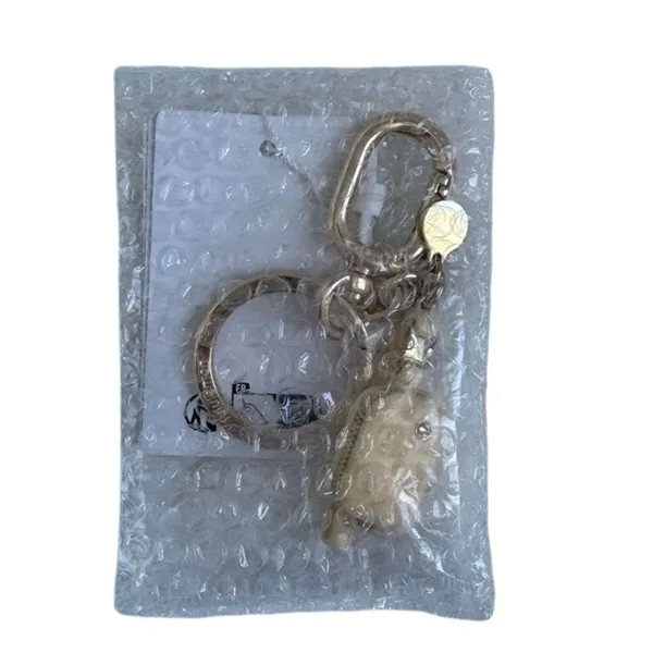 Lululemon Everywhere Belt Bag Key Charm Butter Cream/Gold Key Charm - Image 5