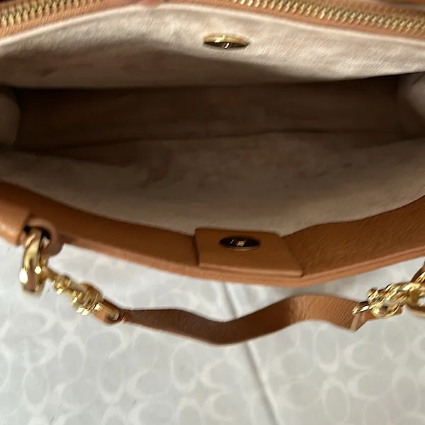 Iacucci Italy Luxurious Caramel Brown Pebbled Leather Handbag Purse 🌸🌸 - Image 6