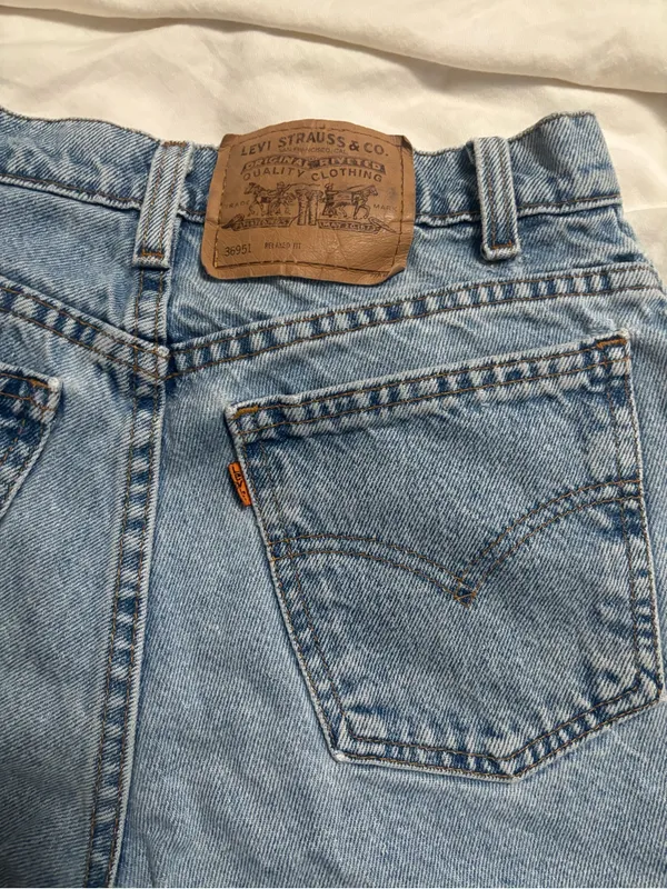 Levi’s 951 Orange Tab Relaxed Fit Light Wash Denim Shorts High Rise Cutoff - Image 5