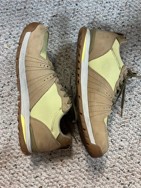 Women’s Athletic Sneakers in Light Yellow and Tan - Image 4