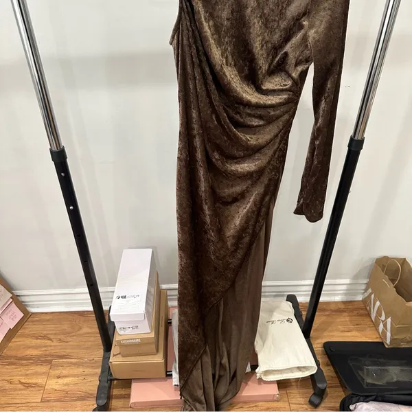 Wantmylook Brown Velvet One-Shoulder Dress - Image 2