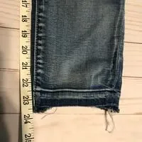 Women’s American Eagle super stretch jeans distressed destroyed sz 8 cropped 29 - Image 10