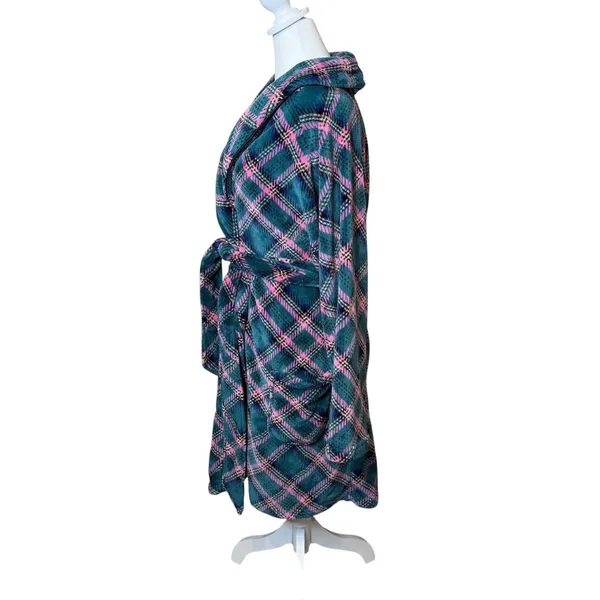 Victoria's Secret Cozy Short Plush Bath Robe Green Pink Plaid Medium/Large - Image 6