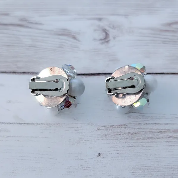 Vintage Clip On Earrings Off White & Iridescent Cluster - Image 7