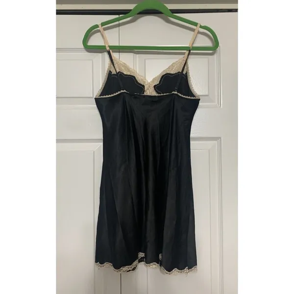 Lingerie - Image 4