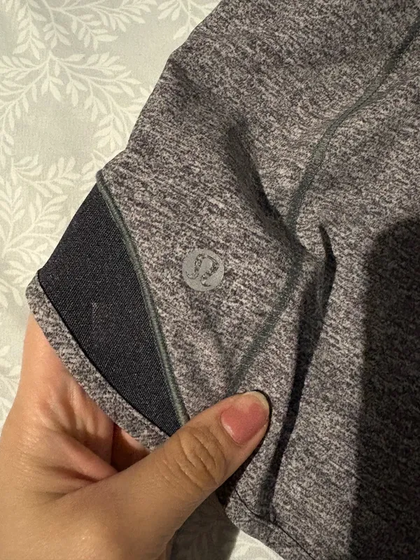 Lululemon Hotty Hot High-Rise Lined Short 6 - Image 3