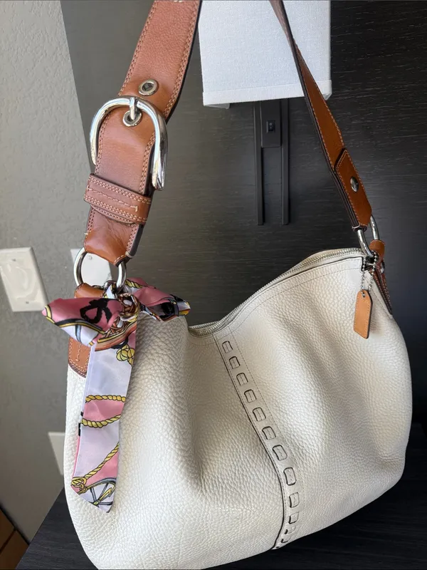 Coach Leather Hobo Bag with Tan Strap and White Body - Image 6