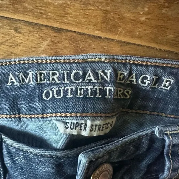 American Eagle distressed size 8 Skinny normcore jeans - Image 2