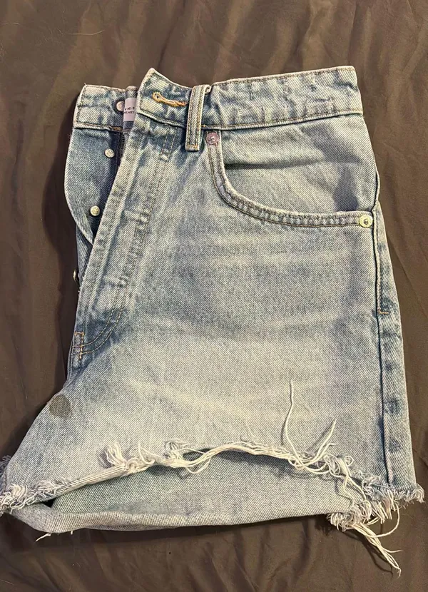 Zara high rise denim shorts - Image 4