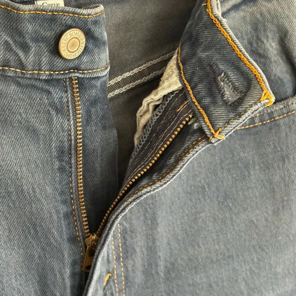 Abercrombie & Fitch Curve Love 90s Straight‎ Ultra High Rise Jeans Blue 26 2R - Image 7