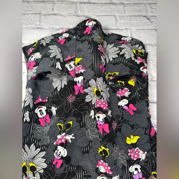 Disney Minnie Mouse Scrub Top‎ Womens size XS black & pink color - Image 5