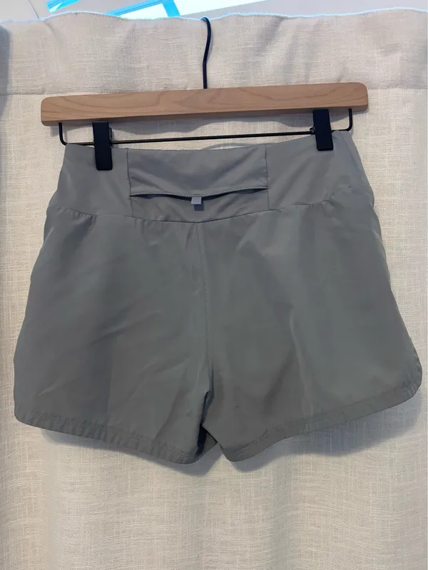 Nike Dri-FIT Tempo Luxe High-Rise 3” Running Shorts - Image 2