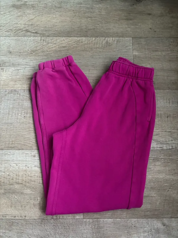 Lululemon Scuba Mid-Rise Oversized Jogger in Ripened Raspberry in Sz XXS - Image 4