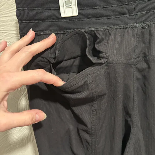 Lululemon Dance Studio Relaxed-Fit Mid-Rise Cargo Jogger Black Size Medium - Image 7